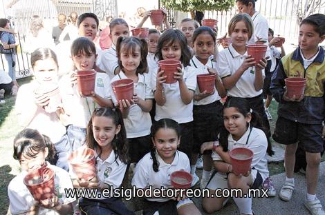 Grupo de alumnos del Colegio San Luis.