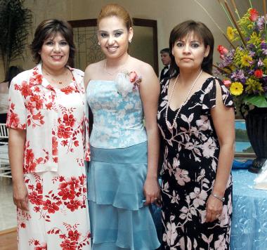 de_11042006 
Anabel acompañada por su suegra, Susana Hidalgo de Sujo y su mamá Lety Padilla de Garcia