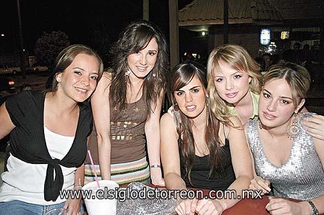 Marisú del Bosque, Paulina Garza, Maritere Jiménez, Aída Sambucci y Alejandra Villarreal.