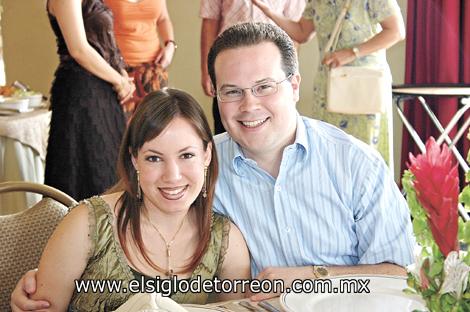 Claudia Valdés de Pérez y Rodrigo Pérez Garza.