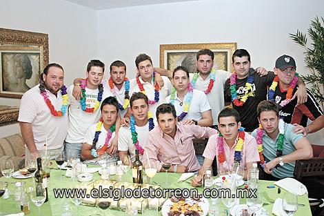 REUNIÓN ENTRE AMIGOS
Luciano Arriaga, Alejandro Madero, Eduardo Olivares, Diego Espada, Joe Arriaga, Esteban Marcos, Arturo Batarse, Adrián Ortiz, Alejandro Ríos, Alejandro Huerta, José Antonio Flores, Ricardo Diez y Memo Murra.