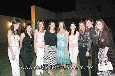 Claudia Flores, Mónica Garza, Lucía Martínez, Marcela Baille, Raquel Gómez, Ana Lorena García, Mari Vázquez, Valeria Russek y Katia Madero.