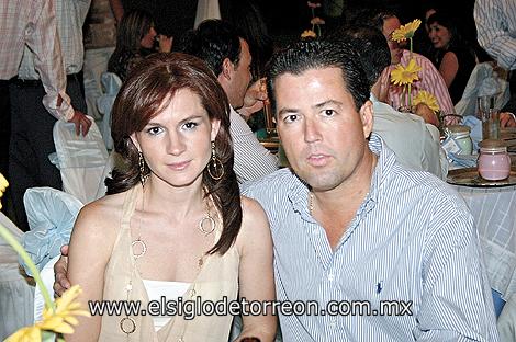 Lucero Soldevilla de Cayarga y Javier Cayarga.