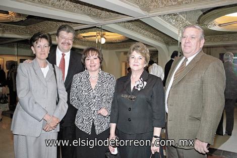 Pily de Alanis, Fernando Alanis, María Saldaña, Celia Iriarte y Javier Iriarte.