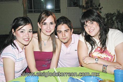 María Elena Robles, Paulina Navarrete, Arturo de la Vega y Valeria Berlanga.