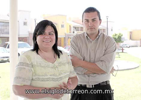 Adriana Valenzuela y Oscar Urby.