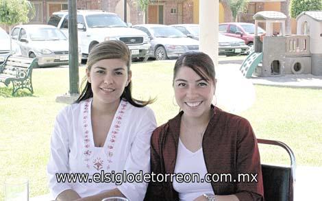 DESPIDEN A MÓNICA
Esther Reyes y Mónica Iracheta.