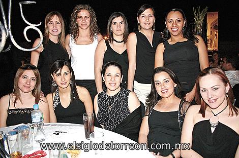 Alicia Martínez, Laila Reyes, Mayela de Parra, Karina Verduzco, Maribel González, Berenice Orduña, Valeria Robles, Adriana Martínez, Ana Tumoine y Lizeth Reyes.