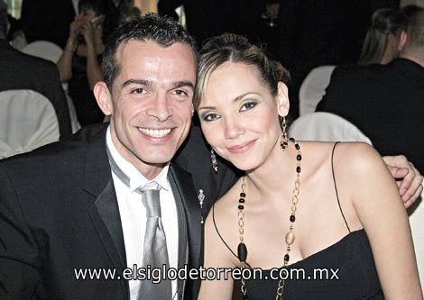 Cesar de la Masa y Liliana Torres.