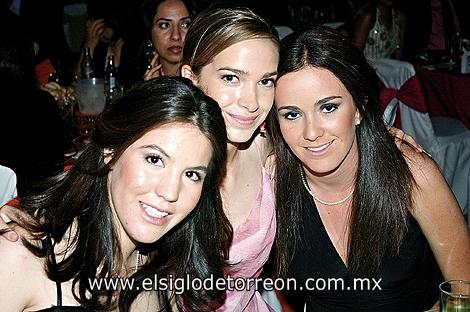 Jimena Espinosa, Diana Suárez y Elizabeth Suárez.