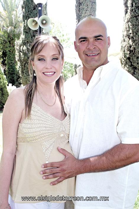 Jorge Herrera Cervera y Berenice Orduña de Herrera.