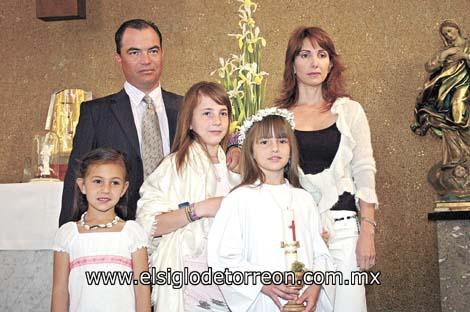 Jesús Villarreal Gomes, Cristina Berlanga, Valeria Andrea y Pamela Villarreal Berlanga.