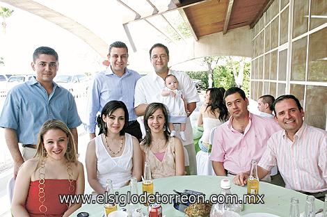 Roberto Madero, Alberto Gutiérrez, Cristina C. de Aguilar, Cecilia M de Ceja, Ana de Mery, Raymundo Ceja, Víctor Aguilar y Miguel Mery.