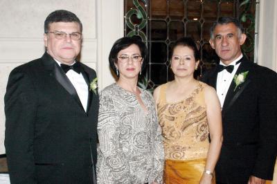 01052006 
Pablo Javier, Salinas, Elvira de Salinas, Guadalupe de Cuéllar y José Cuéllar González.