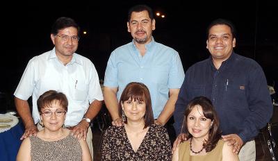 07062006 
Arcelia de Dalier, Jesús Alberto Dalier, Mary de Núñez, José Antonio Núñez, Ana Laura de García y Víctor Rubén García.