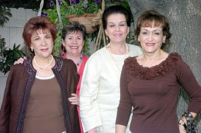 09052006
Eva María de García, Martha de Aguirre, Leticia de Gurza y Lety de Martínez.