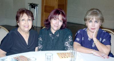 14052006
Reina de Jiménez, Rosario de Ramos e Irma de Cáceres.