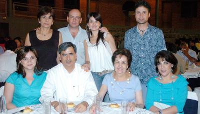 15052006 
Soledad Llamas, Andrés Anaya, Gaby de Anaya, Ana Rosa de Macías, César de la Garza, Elba María Anaya, Arturo Luna y Ana Sofía Méndez.