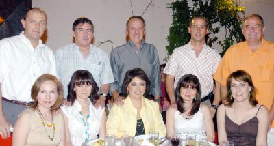 17052006 
Pinita de Villarreal, Estelita de Diez, Rocío de Martínez, Susana de Murra, Blanca de Navarro, Carlos Villarreal, Alejandro Diez, Alberto Martínez, Jaime Murra y Benjamín Navarro.