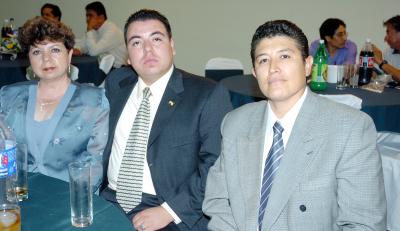 19052006 
Rosa María Espinoza de Leal, José Luis Leal y Gerardo Martín.