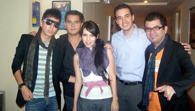 21052006 
Denisse, Richie y Édgar, mejor conocidos como Belanova, con Aldo Magallanes Javier Rocha, antes de la actuación del grupo en Torreón