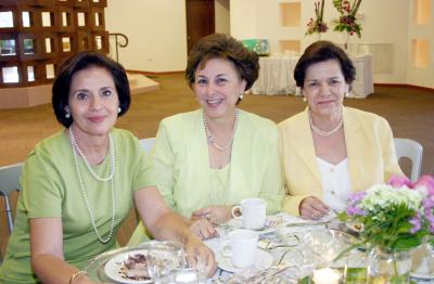 21052006 
Cristina Fernández, Minerva Villarreal y Mary Cruz Lechuga.