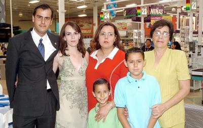 21052006 
Jorge Calero, Coco Gómez, Ana Calero, Daniel Aguilera, Sebastián Aguilera y Nilda García.