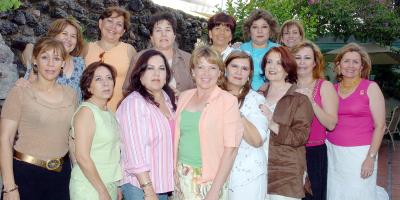 210522006 
Lety, Rosita, Rocío, Marilú,Chepis, Paquita, Pilar, Lucila, Diana, Margarita, Kitty, Velia, Rosy, integrantes del Consejo Lagunero de Jueces en Horticultura y Diseño.