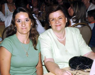 25052006 
María Rodríguez y Ana Isabel Fernández.