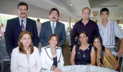 26052006 
Gabrierla, Jesús, Patricia, Juan, Sonia, Jesús, Alejandra y Luis Arturo.