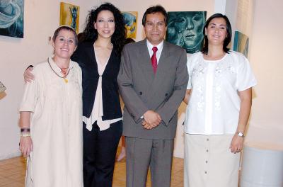 28052006 
Ionne Villarreal, Ivonne Galván, Gerardo Cuéllar y Cecilia Franco.