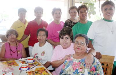 29052006 
María Elena, Bertha Alicia, Sanjuana, Mary Chuy, Anita, Maye, Adonia, Esther, Goyita y Hortensia.