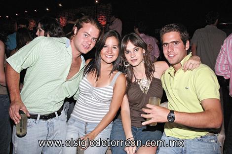 Toño Villalobos, Mariana Peña, Marycarmen y Diego Fernández.