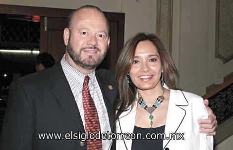 Rodolfo Garza Solares y Sandra García de Garza.