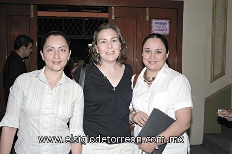 Ruth Martínez, Mercedes y Dalia Romo.