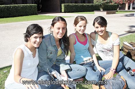 Isabel Belausteguigoitia, Andrea Monroy, Marifer Núñez y Paulina Giacomán.