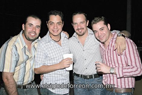 Lalo, Alejandro, Chema y Damián.