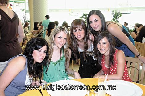 Laura Garza, Natalia Muñoz, Maritere Jiménez, Daniela Martínez y Paulina Garza.