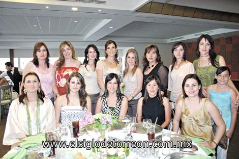 Berenice de Salmón, Alejandra Sánchez de Necochea, Iliana Garza Tijerina de Jalife, la novia, Alicia Jalife, María Luisa de Jalife, Mónica Borbolla, Ana Elisa de Garza Tijerina, Montserrat Necochea de Garibaldi, Dora de García, Bertha de Navarro, Claudia Estrada, Julia de la Rosa y Valeria Garza Tijerina.