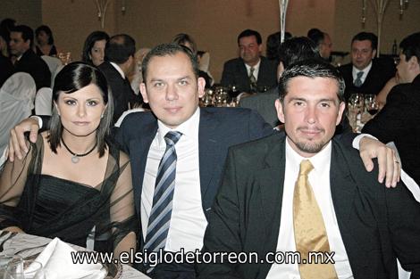 Paty y Alejandro Cabello y Arturo Banda.