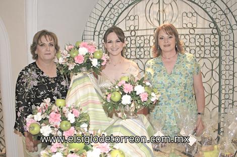 Carmen Grageda de Cofiño, Bárbara Cofiño Grageda y Carolina Jardón de Alonso.