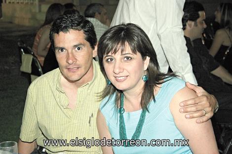 Mario Canales y Elena de Canales.