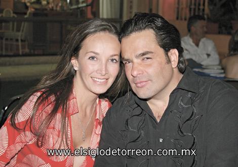 Daphne Silva y Efraín López.