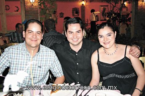 Nacho Díaz de León, Alejandro Reza y Arlette Díaz de León.