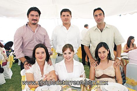 Carlos Braña y Lorena de Braña, Jorge Mares y Miriam Guerrero, Eduardo Acosta y Nadia de Acosta.