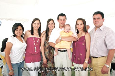 Laura Regina Delgado, Paulina Delgado, Mariana Delgado de Robles, Javier Robles, Mariana Robles, Claudia de Garza y Alfredo Garza.