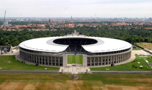 El estadio de Berlín (Olimpiastadion) construido entre los años 1934-1936 para las olimpiadas alemanas. 

Iniciado por el arquitecto Werner March. 

Notimex