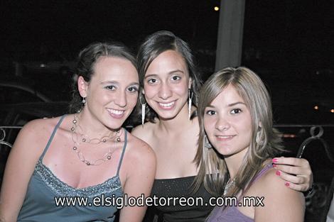 Valeria Córdova, Pamela González y Gidi Mena.