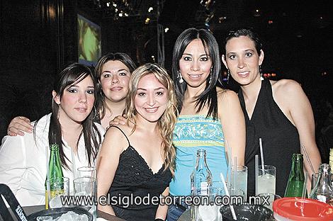 MUCHA DIVERSIÓN
Paola Rubio, Maricarmen Román, Ana Paula Madero, Gloria Hernández y Chelito Macías.