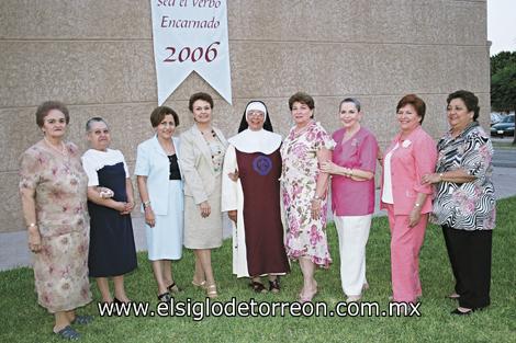 VILLA DE MATEL
Generación del 57: Lety Longoria, Socorrito Martínez, María Eugenia Villalobos, Vivi de la Peña, Madre Goreti, Victoria Eugenia Acosta, Gaby Cofiño, LuzMa Ortega y Angelina Aguado